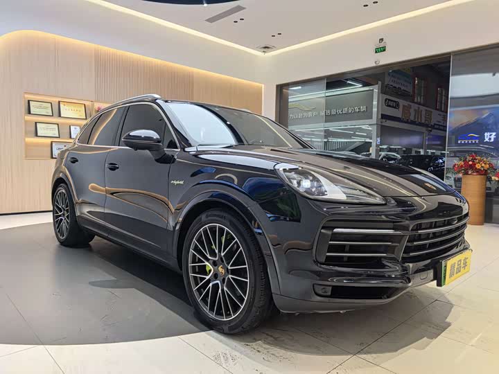 Фото 3 - Porsche Cayenne Hybrid