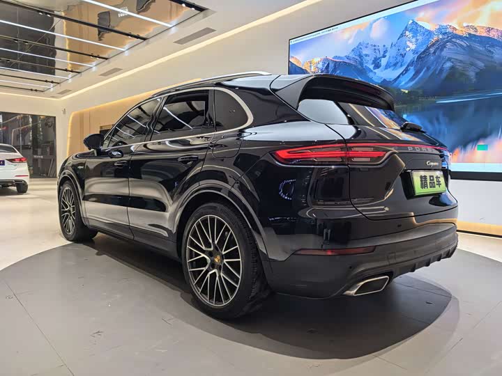 Фото 5 - Porsche Cayenne Hybrid