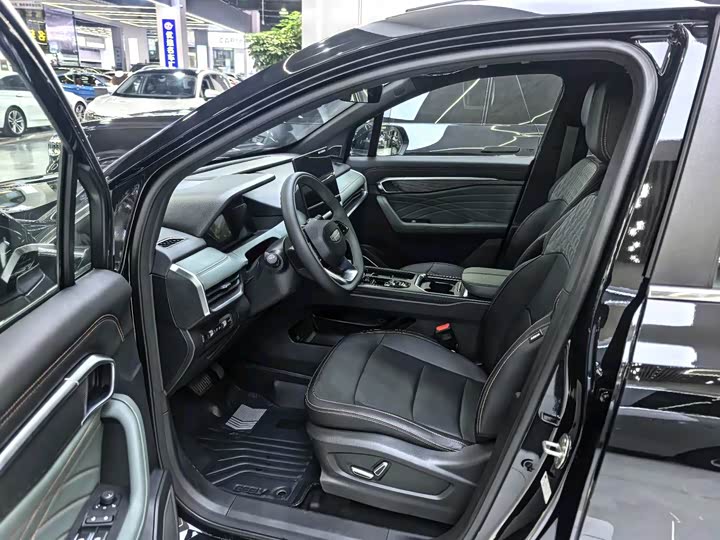 Фото 3 - Geely Okavango L