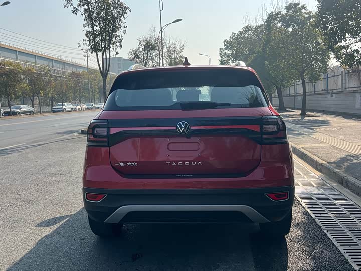 Фото 6 - Volkswagen Tacqua