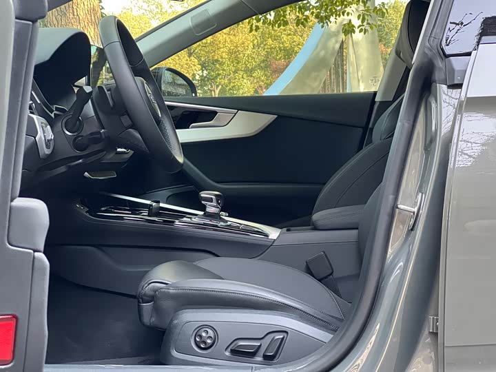 Фото 8 - Audi A5