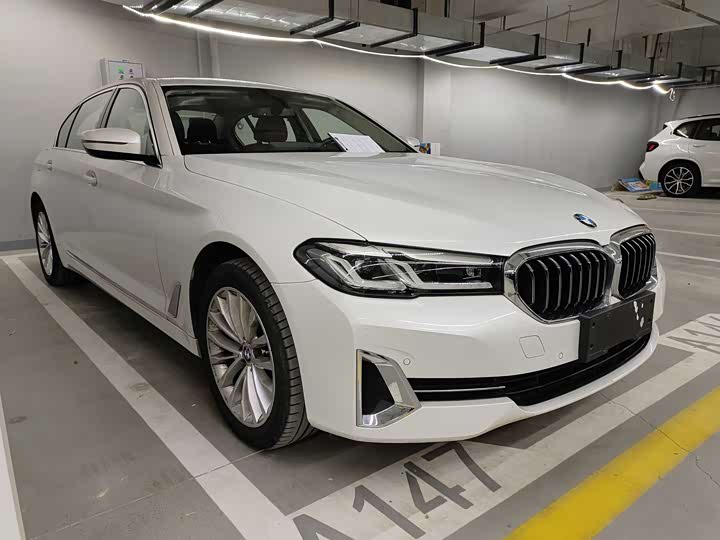 Фото 3 - BMW 5 Series