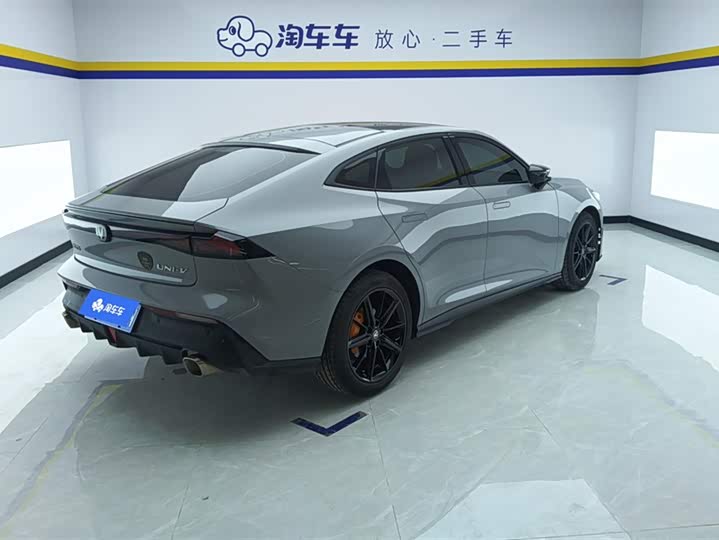 Фото 3 - Changan UNI-V