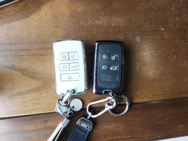 Фото 9 - Land Rover Discovery Sport Hybrid