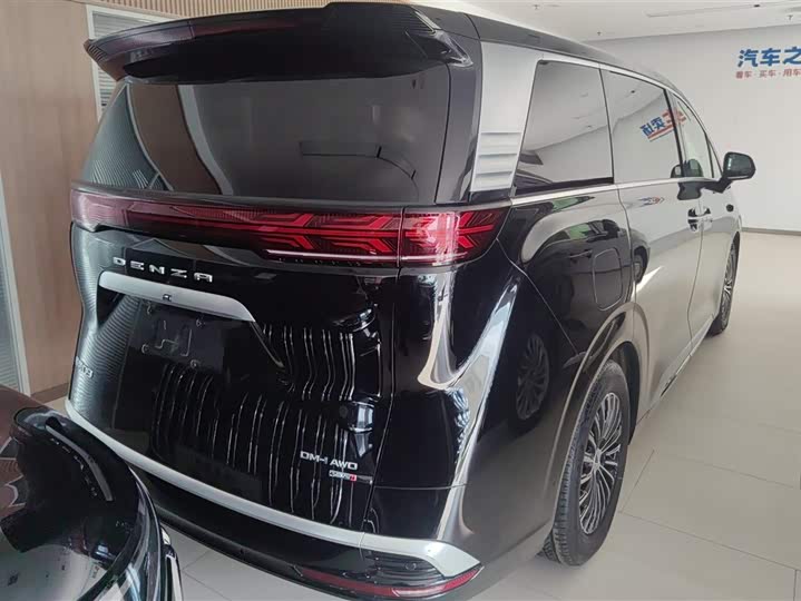 Фото 3 - Denza D9