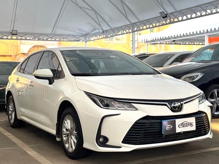 Фото 3 - Toyota Corolla