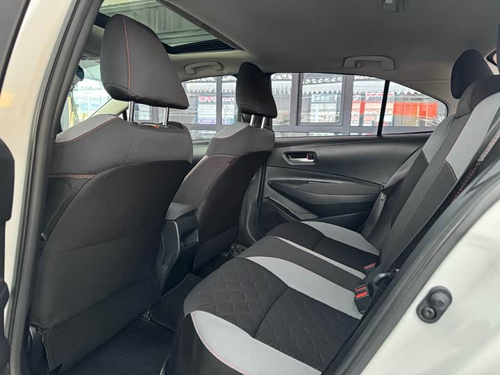 Фото 5 - Toyota Corolla