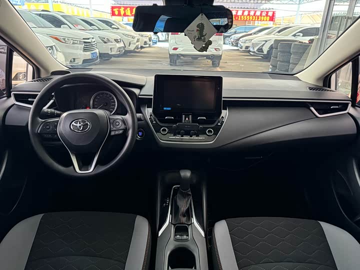 Фото 6 - Toyota Corolla