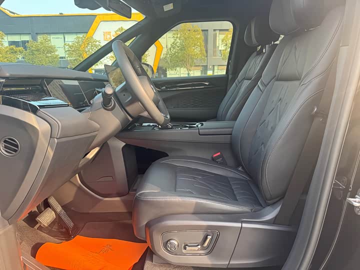 Фото 6 - Zeekr 009