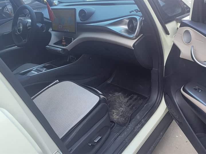 Фото 8 - BYD Dolphin