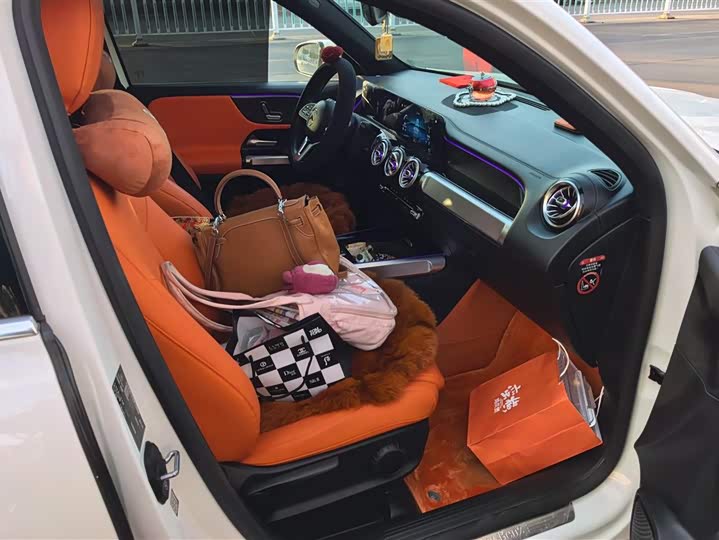 Фото 8 - Mercedes-Benz GLB-Class