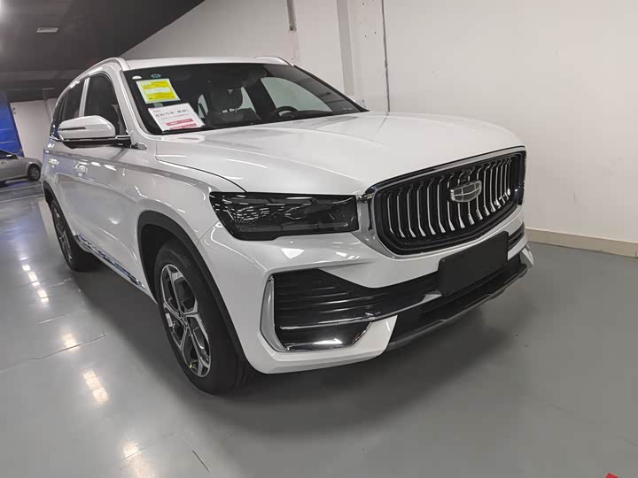 Фото 3 - Geely Monjaro