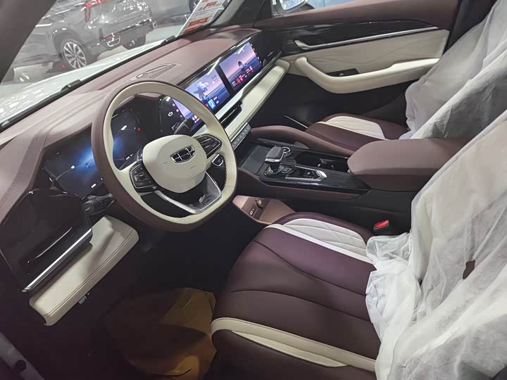 Фото 8 - Geely Monjaro