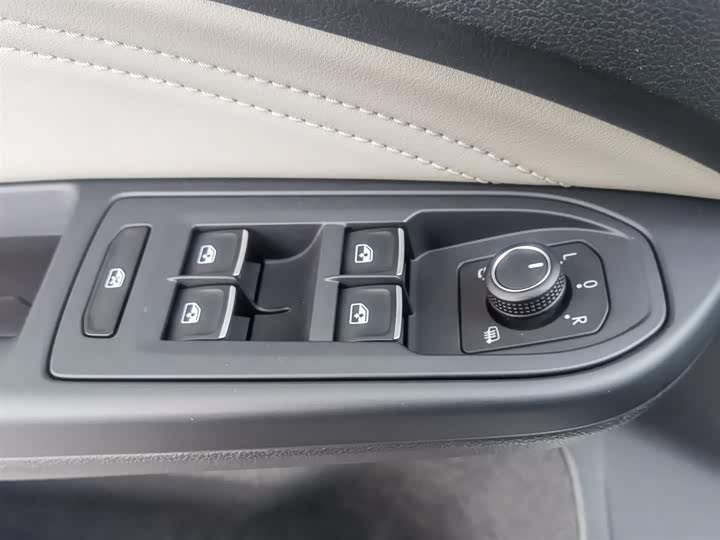 Фото 9 - Volkswagen Golf