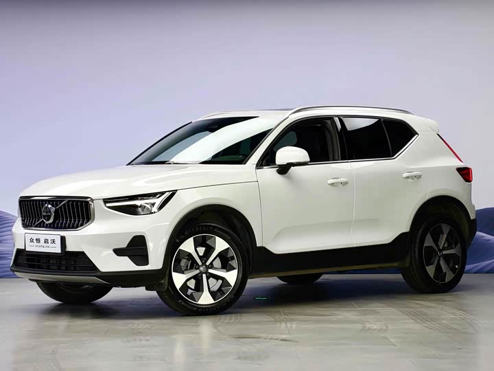 Фото 1 - Volvo XC40