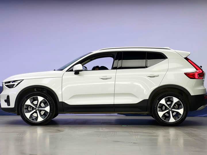 Фото 7 - Volvo XC40