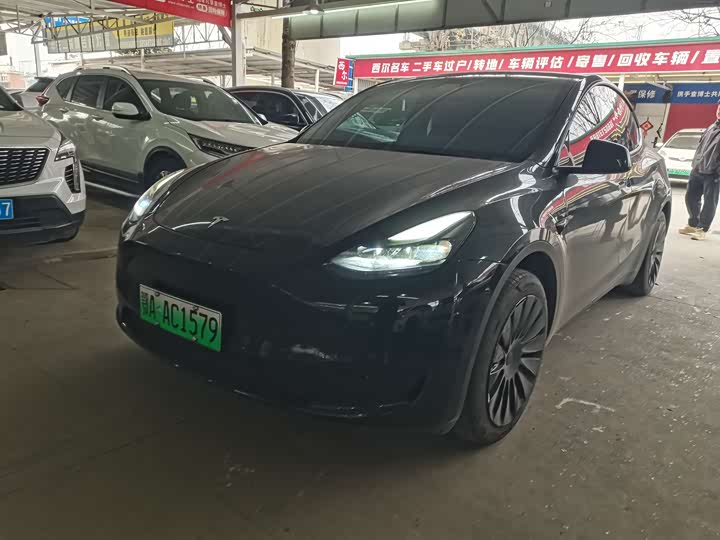 Фото 1 - Tesla Model Y