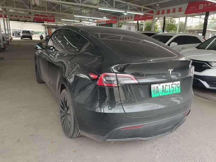 Фото 9 - Tesla Model Y