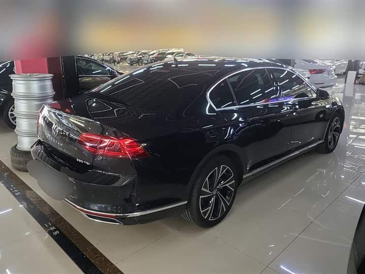 Фото 3 - Volkswagen Magotan