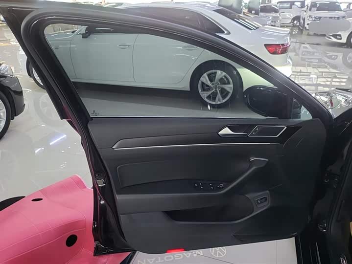 Фото 7 - Volkswagen Magotan