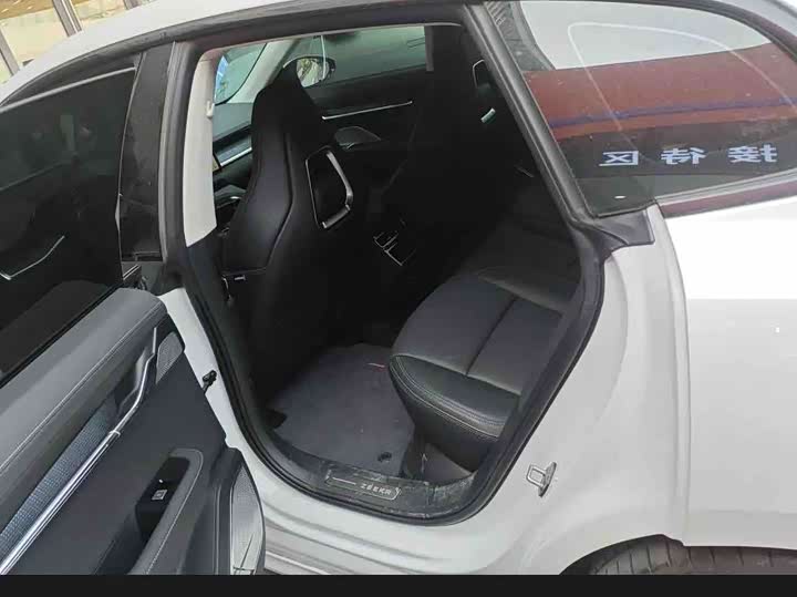 Фото 5 - Zeekr 001