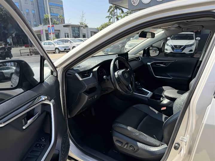 Фото 3 - Toyota Wildlander