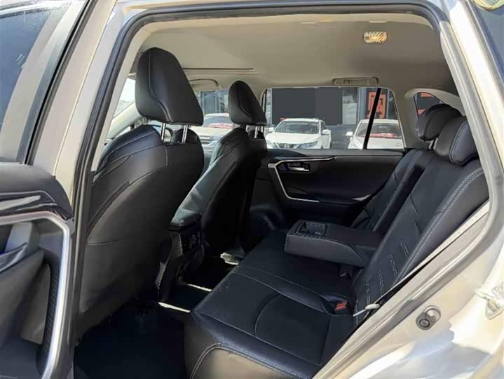 Фото 4 - Toyota Wildlander