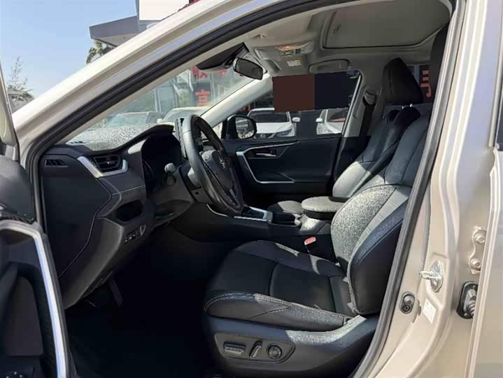 Фото 5 - Toyota Wildlander