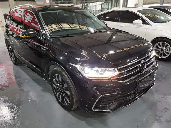 Фото 4 - Volkswagen Tiguan L Pro