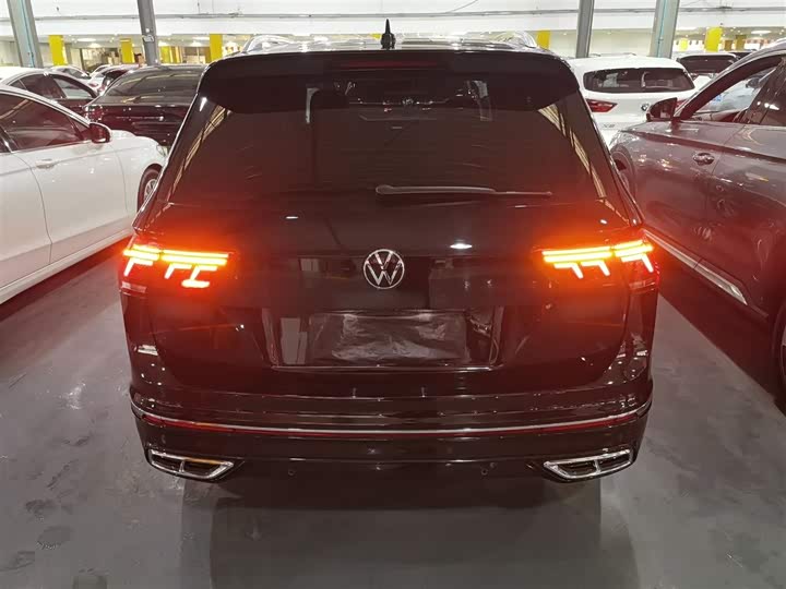 Фото 6 - Volkswagen Tiguan L Pro