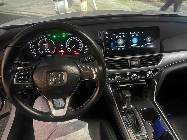 Фото 3 - Honda Accord