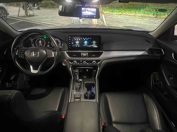 Фото 5 - Honda Accord