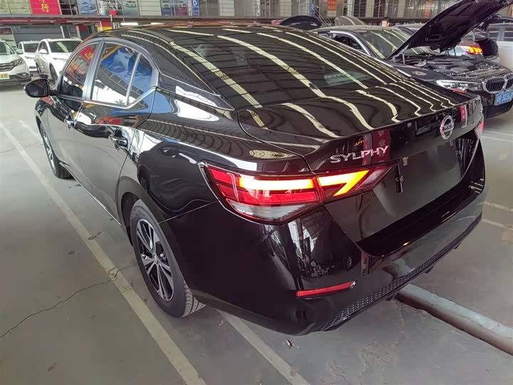 Фото 5 - Nissan Sylphy