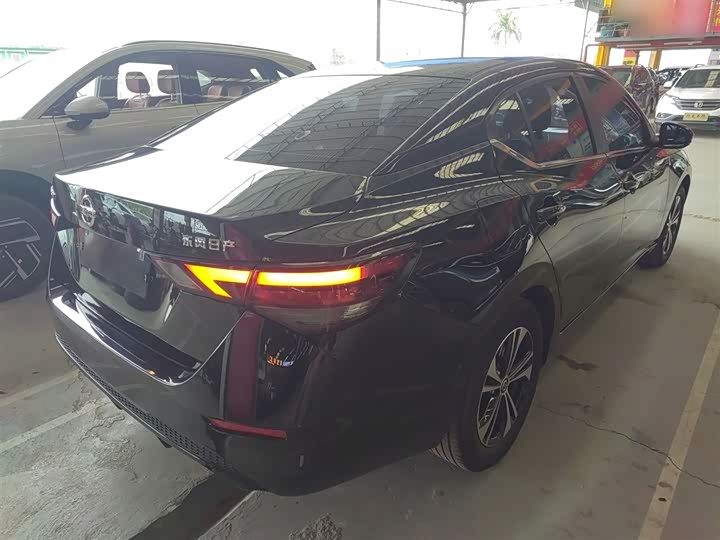 Фото 7 - Nissan Sylphy