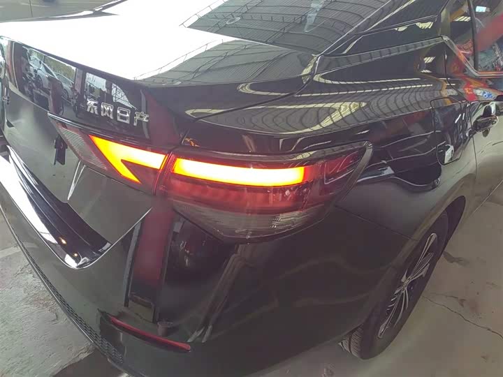 Фото 8 - Nissan Sylphy