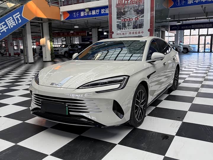 Фото 1 - BYD Seal 07 DM-i Hybrid