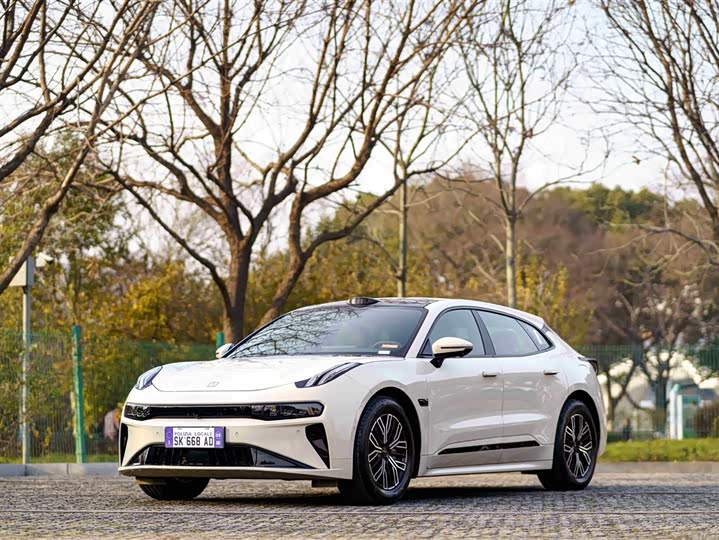 Фото 1 - Zeekr 001