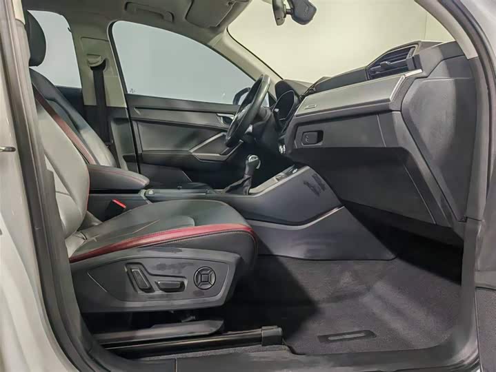 Фото 7 - Audi Q3