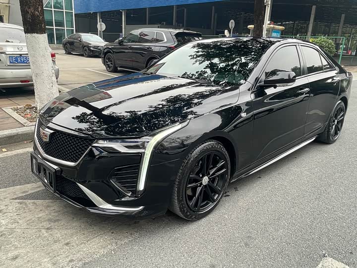 Фото 1 - Cadillac CT4