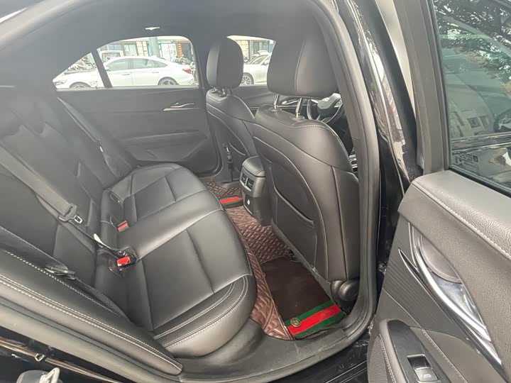 Фото 8 - Cadillac CT4