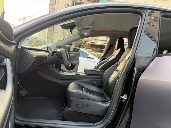 Фото 8 - Tesla Model Y