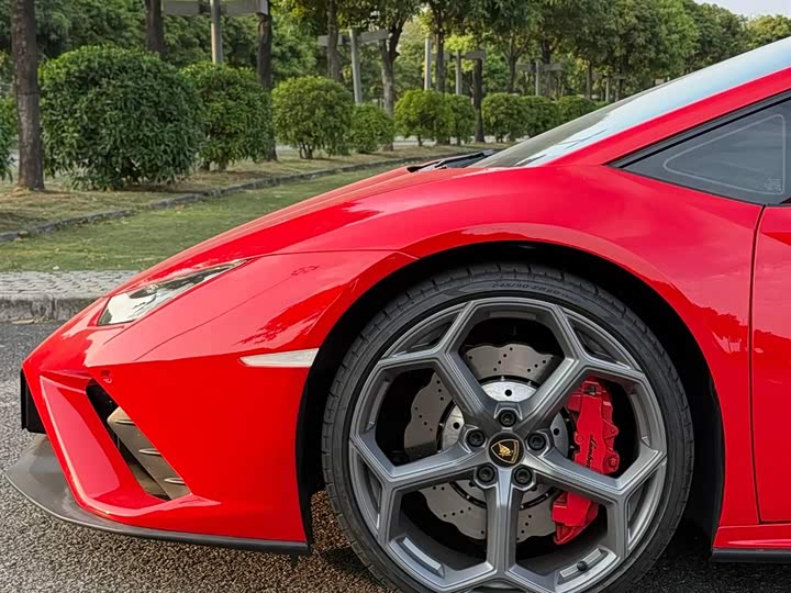 Фото 4 - Lamborghini Huracán