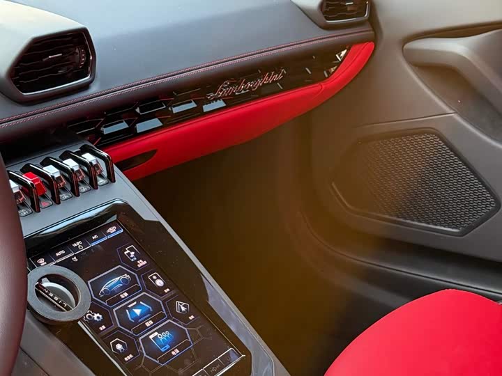 Фото 8 - Lamborghini Huracán