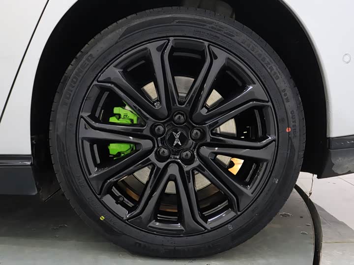 Фото 7 - XPeng P7