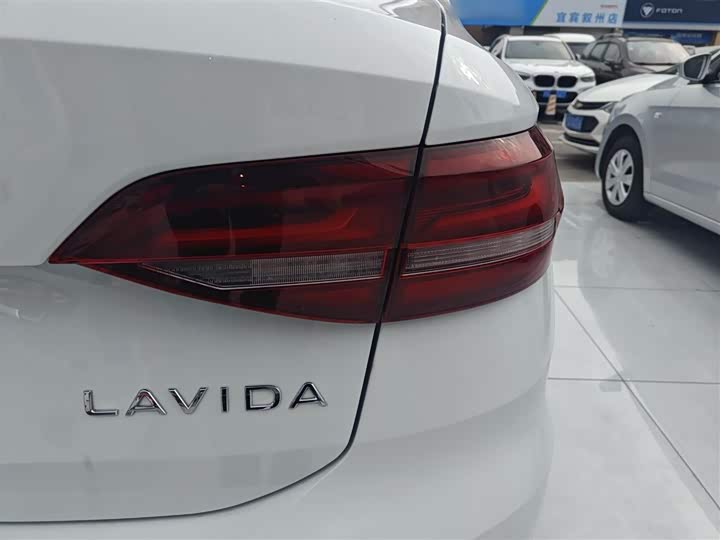 Фото 8 - Volkswagen Lavida