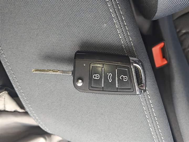 Фото 9 - Volkswagen Lavida