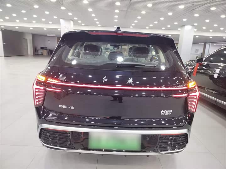 Фото 6 - Hongqi HS3 Hybrid