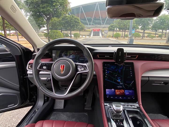 Фото 9 - Hongqi H5