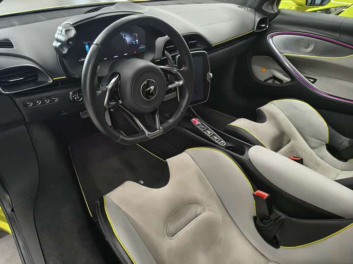 Фото 3 - McLaren Artura