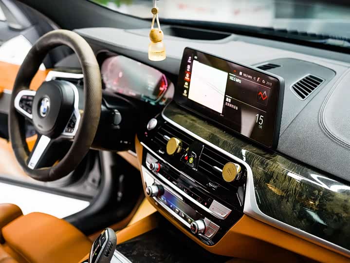 Фото 3 - BMW 6 Series GT